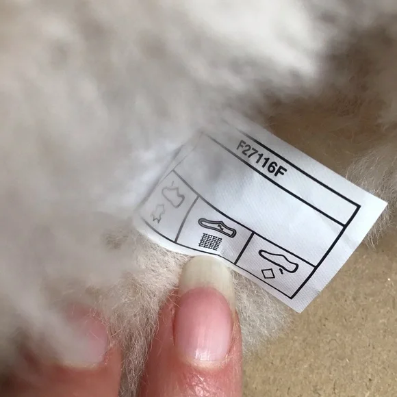 Ugg Kendyl black size 5 slipper - Picture 8 of 9